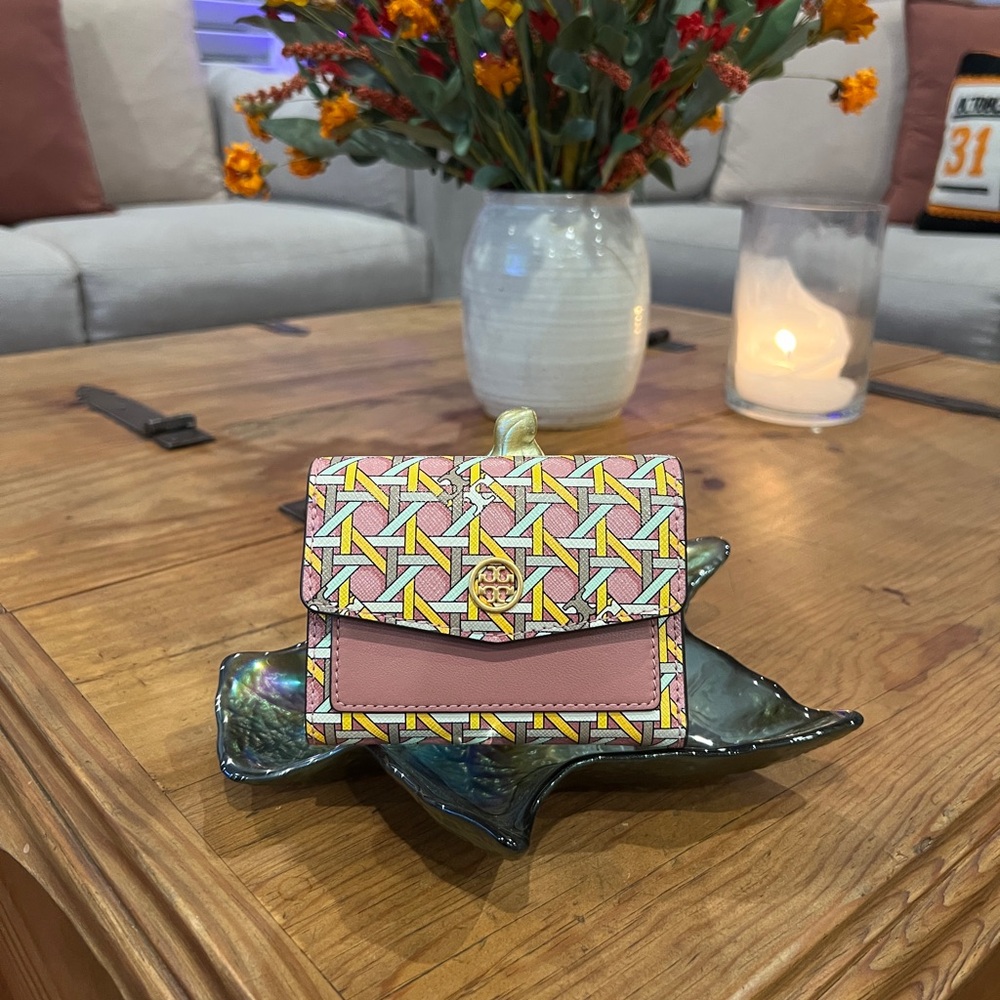 Tory Burch $158  Robinson Printed Mini Flap Wallet - Picture 4 of 17